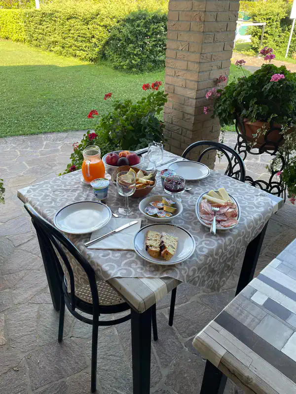 Colazione genuina dell'Agriturismo Al Buttasella con cibo friulano a Lavariano di Mortegliano (UD).