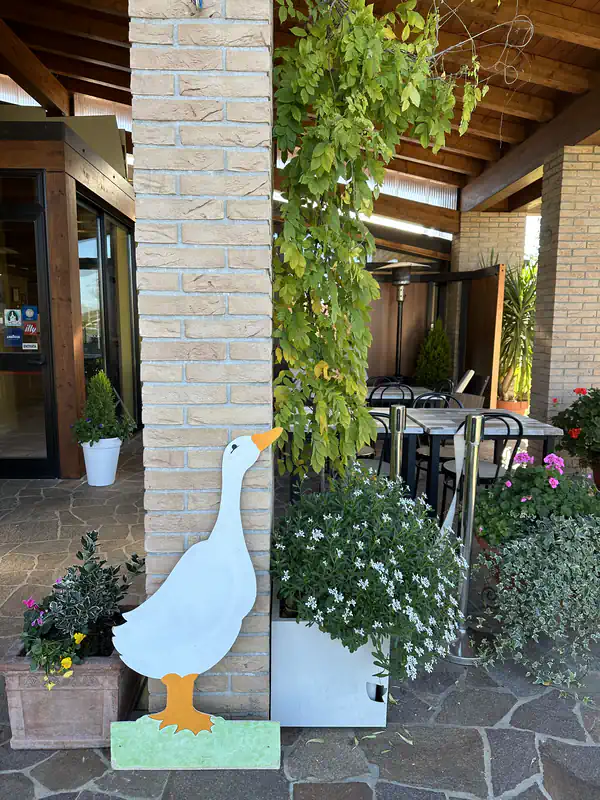 Ingresso accogliente dell'Agriturismo Al Buttasella con ochetta a Lavariano di Mortegliano (UD).
